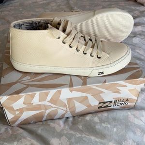 NWT Women’s Billabong tennis shoes, size 9